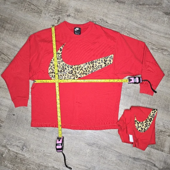 Nike Red Sweater With Leopard Accent And Matching Leggings Woman Size Small - Picture 4 of 8